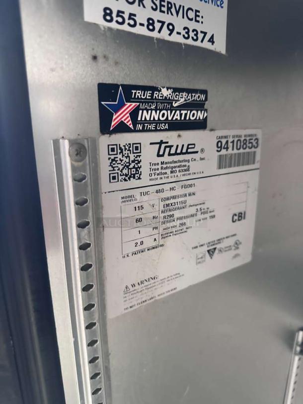 Label on True TUC-48G-HC~FGD01 undercounter refrigerator. Serial number: 9410853. Made by True Manufacturing Co., Inc., USA.