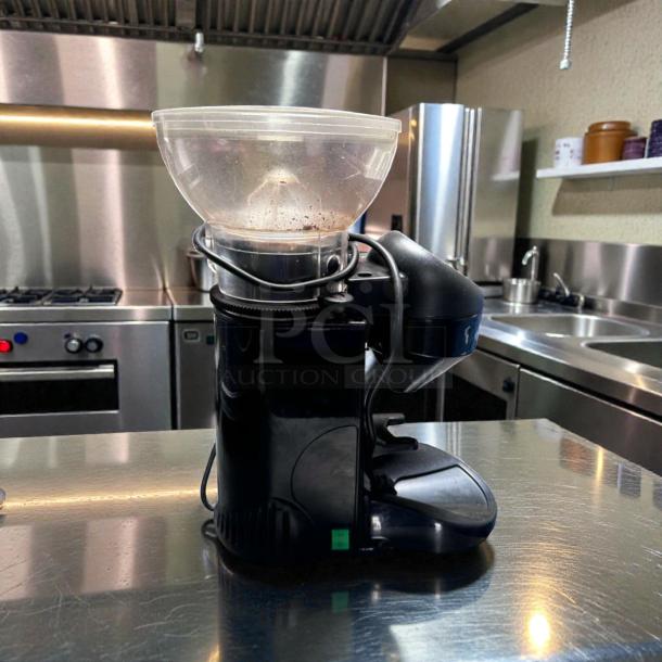 Cunill Tranquilo-Tron espresso grinder in exceptional condition, features silent system and digital control, fully tested.
