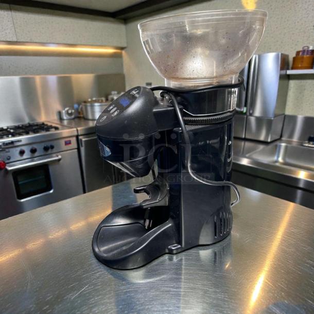 Cunill Tranquilo-Tron espresso grinder, exceptional condition, black, digital control, silent system, fully tested, model CUN-S-GRIND-0817.