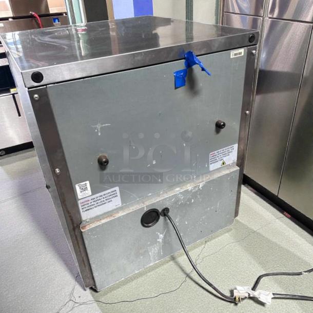 True TUC-27G-LP-HC~FGD01 undercounter refrigerator, stainless steel, outstanding condition, glass door, 115V, tested.