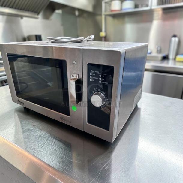 Amana RMS10DSA commercial microwave oven, 1000W, stainless steel, dial controls, tested and operational, excellent condition.