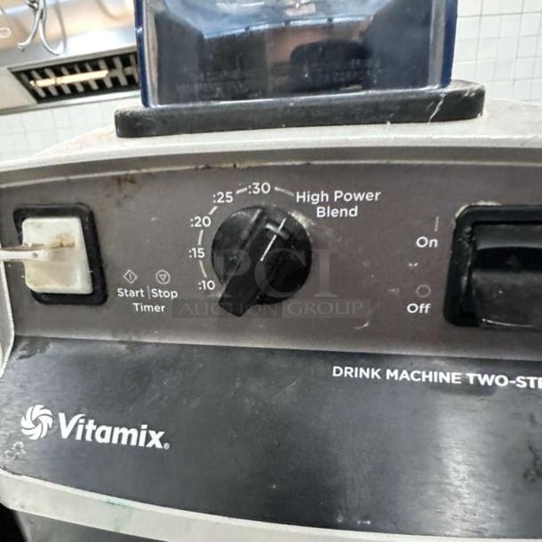 Vitamix VM0100A Drink Machine Advance Blender, outstanding condition, high-performance, commercial grade, 120V, fully tested.