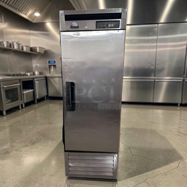 Blue Air BSR23-HC reach-in refrigerator, stainless steel, 26" wide, 23 cu. ft., bottom mount, exceptional condition, commercial grade.