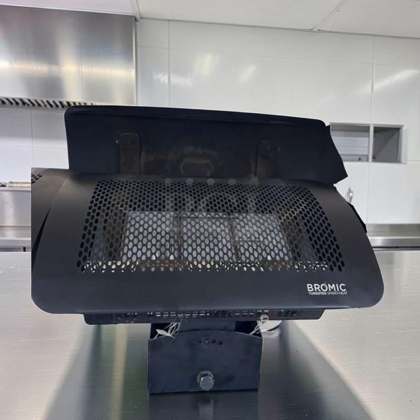 Bromic Tungsten Smart-Heat Gas Radiant Heater, wall-mounted, commercial outdoor use, elite condition, fully operational.