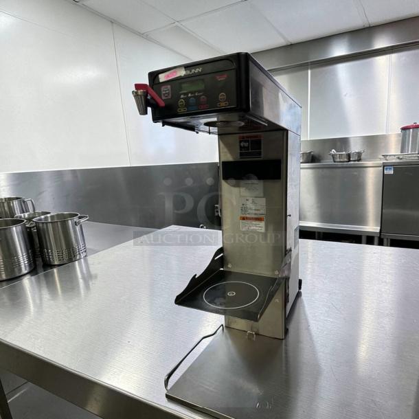 Bunn ITCB-DV Infusion Series coffee brewer in exceptional condition, dual voltage, digital control, airpot system, fully tested.