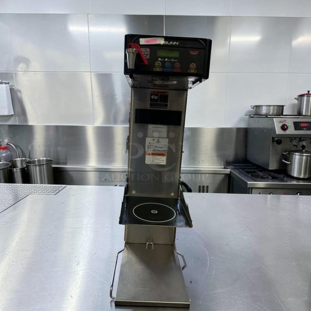 Bunn ITCB-DV Infusion Series coffee brewer, exceptional condition, digital control, dual voltage, airpot system, fully tested.