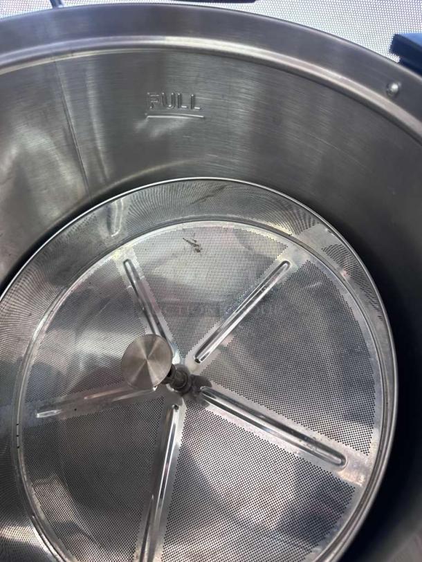 SYBO 100 Cup Coffee Urn, stainless steel, interior "FULL" marking, 16L capacity, pristine condition, fully operational.