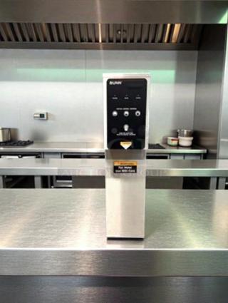 BUNN H5E-DV PC 5-Gallon Commercial Hot Water Dispenser in excellent condition, dual voltage, fully tested.