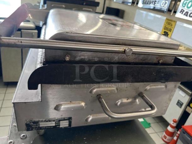 Star Manufacturing Commercial Panini Grill, stainless steel, pristine condition, UL listed, model STR-M-GRL-0337. Fully operational.