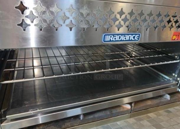 Radiance 24” Gas Cheesemelter, stainless steel, infrared burner, 20,000 BTU, outstanding condition, model RAD-M-CHEESE-0523.