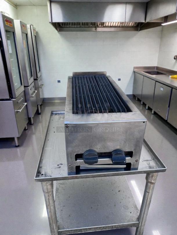 Commercial Gas Charbroiler, 24" Wide, Stainless Steel, in outstanding condition, with dual control knobs. Fully tested.