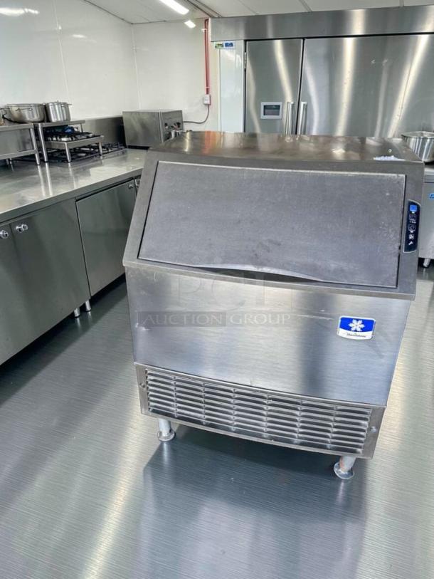 Manitowoc UY0310A-161B commercial ice maker, prime condition, 115V, air-cooled undercounter model, fully tested.