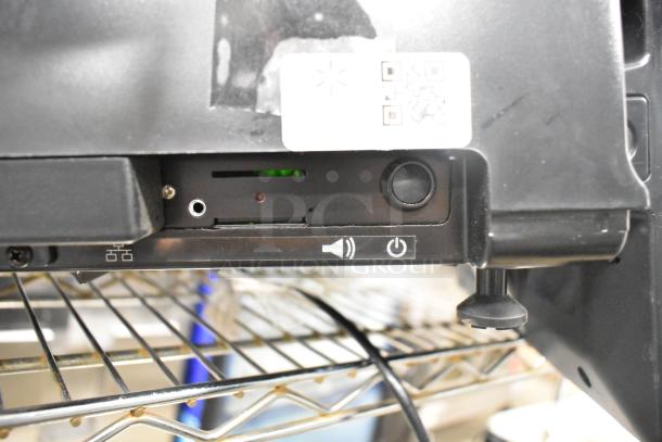 2025 Hobart HTi-7LH4W commercial scale, screen damage visible, tested working, 120/208-240V, 1 phase operation.