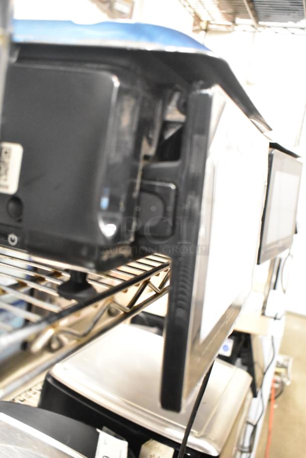 2025 Hobart HTi-7LH4W commercial food portioning scale, visible screen damage, 120/208-240V, tested and working.