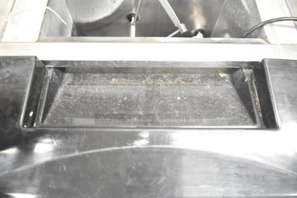 Commercial countertop beverage dispenser, 115 volts, 1 phase. Appears used with visible dust and residue. Suitable for commercial use.