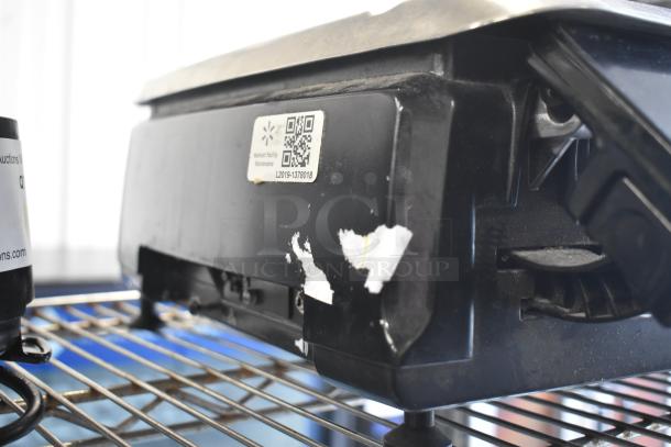 2017 Hobart HTi-7LH26 commercial scale with visible screen damage and label. 120/208-240V, 1 phase. Some wear on casing.