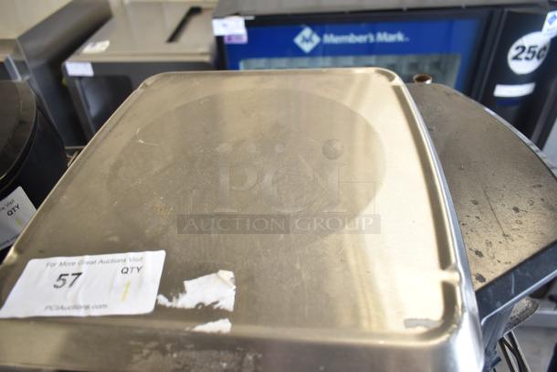 2017 Hobart HTi-7LH26 food portioning scale, commercial countertop, visible screen damage, 120/208-240V, 1 phase.