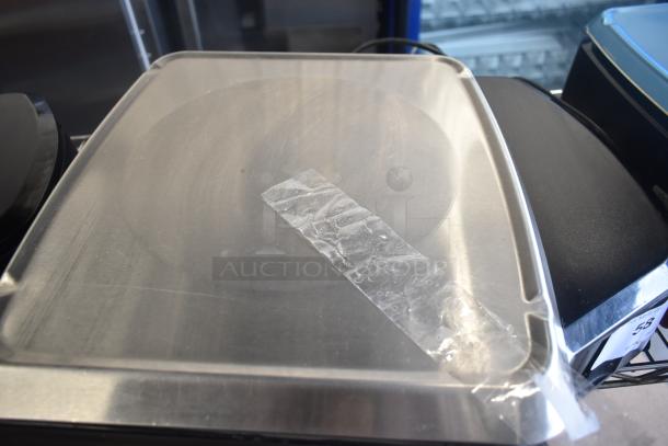 2017 Hobart HTi-7LH26 Commercial Scale, stainless steel, tested working, 120/208-240V, 1 Phase, excellent condition.