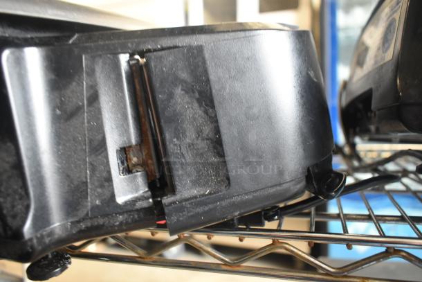 2017 Hobart HTi-7LH26 food portioning scale. Black exterior, visible wear. Tested, working condition. 120/208-240V, 1 phase.