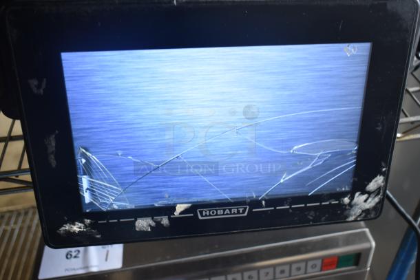 2017 Hobart HTi-7LH26 food portioning scale with screen damage visible. Tested and working. 120/208-240V, 1 Phase.