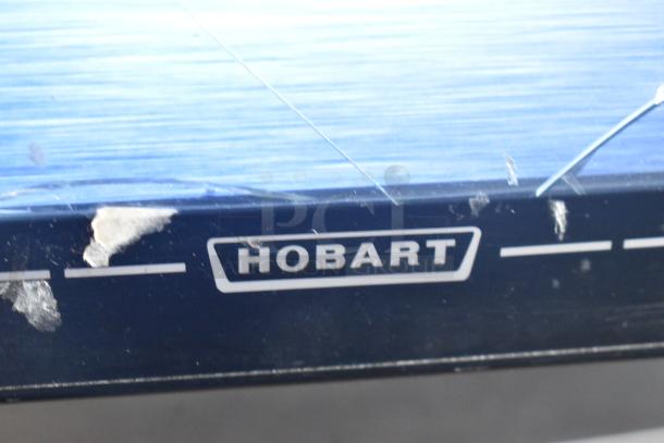 2017 Hobart HTi-7LH26 commercial scale, tested and working, with screen damage. Visible Hobart logo.