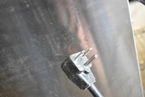 Panasonic NE-17523 commercial countertop microwave oven plug, suitable for 208/240 volts, 1 phase.