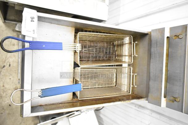 2023 Pitco Frialator 40D gas fryer, stainless steel, two wire baskets, 107,000 BTU, commercial use, good condition.