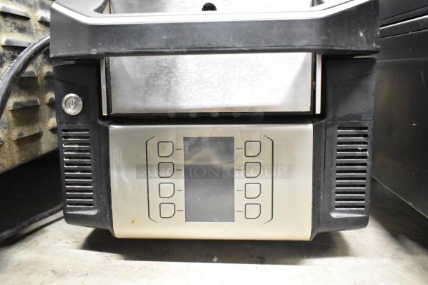 2019 Electrolux HSPP3BPRS Commercial Panini Press, 208V, 1 Phase. Stainless steel, digital controls.
