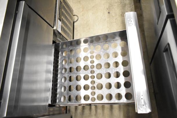 2017 Continental CPA68 pizza prep table, stainless steel, 2 drawers, 2 doors, 115V, commercial use, excellent condition.