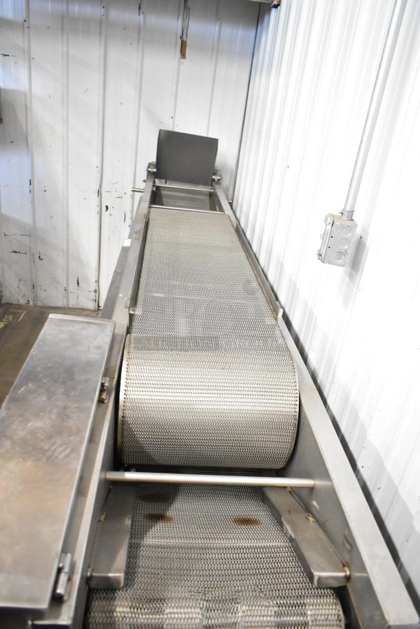Lenin commercial gas fryer conveyor machine, 220,000 BTU, on casters. Stainless steel construction, excellent condition.