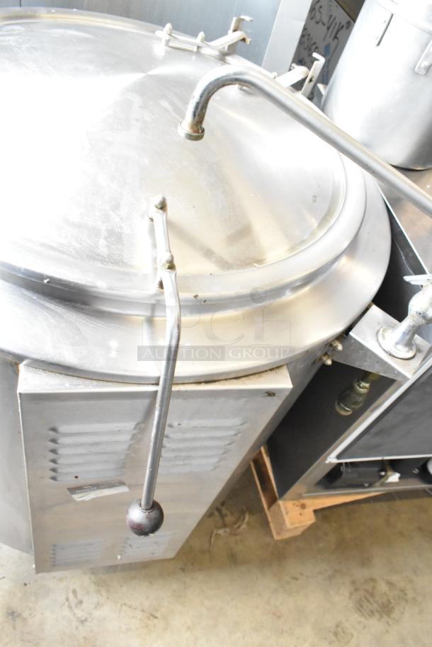 Groen EE-40 commercial steam kettle, 40-gallon, floor style, stainless steel, with lever handle. Used condition.