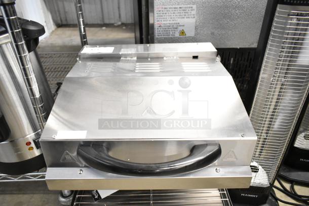 Brand new Avantco 177SAL17M 17" electric salamander with minor scratches. Stainless steel, 208/240 volts, commercial use.