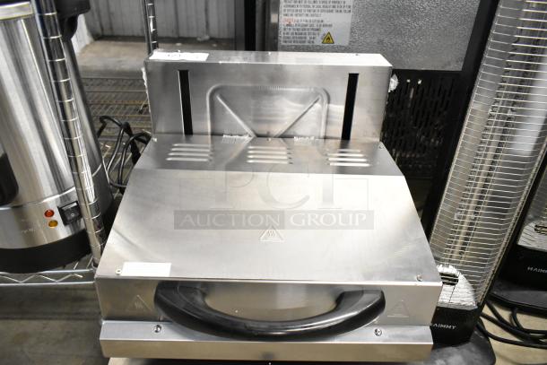 BRAND NEW Avantco 177SAL17M 17" Commercial Electric Salamander, 208/240V, stainless steel, slight cosmetic scratches.