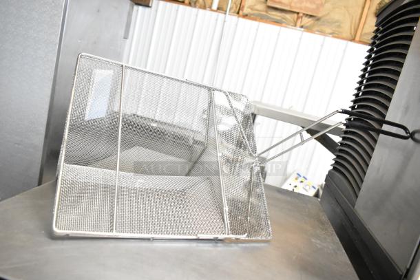 3 Brand New Scratch and Dent Vigor items: anti-jam steam table pan, 22-gauge stainless steel, includes sediment tray.