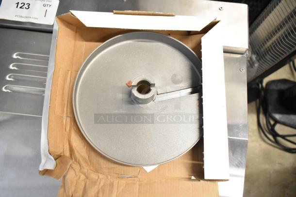Robot Coupe 28132 25/32" slicing disc, brand new, in original packaging. Visible markings indicate model number.