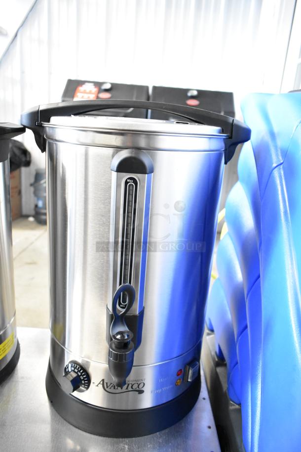 Avantco CU45ETL stainless steel coffee urn, 45 cup capacity, 950W, new condition with thermostat dial and dispensing spout.