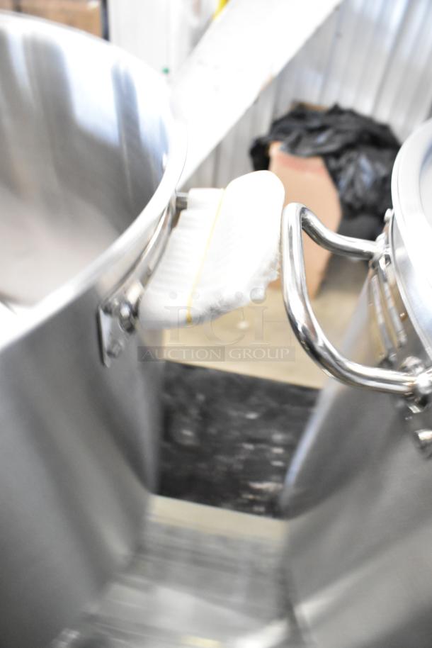 2 new Vigor SS1 Series 60 Qt. stock pots, stainless steel, aluminum-clad, 1 with lid, scratch and dent condition.