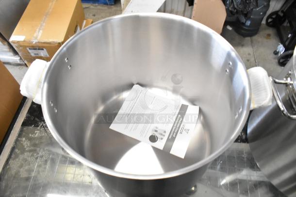 2 Vigor SS1 Series 60 Qt. heavy-duty stainless steel stock pots, scratch and dent, one with lid, brand new condition.