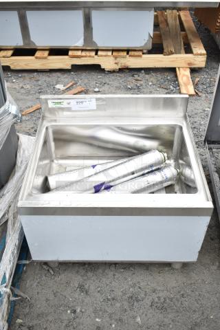 Regency 21"x24" underbar ice bin with 7 circuit post-mix cold plate, bottle holders, and label. Appears lightly used.