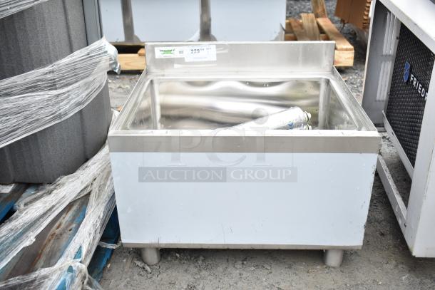 Regency 600IB2124C7 21" x 24" underbar ice bin with 7 circuit post-mix cold plate and bottle holders, 51 lb capacity.