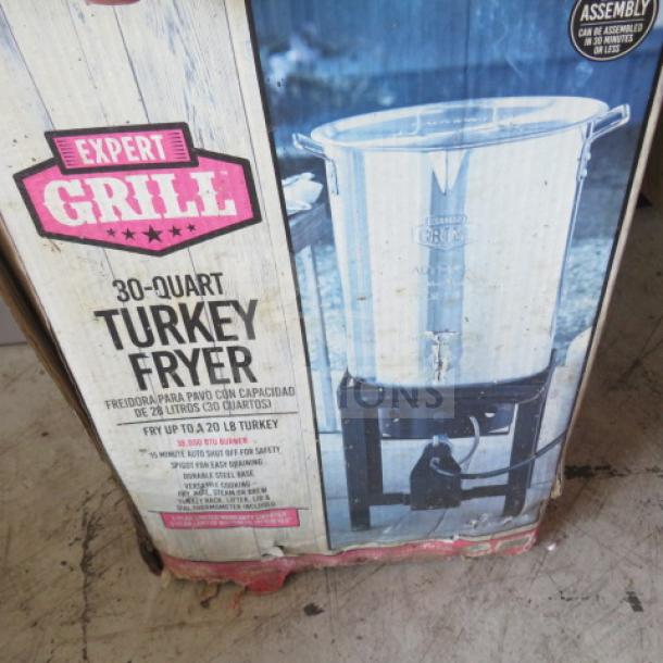 Expert Grill 30qt Turkey Fryer in packaging. Features 30-quart capacity, suitable for turkeys up to 20 lbs. New condition.