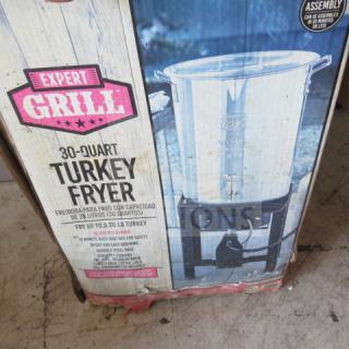 Expert Grill 30qt Turkey Fryer in packaging. Features 30-quart capacity, suitable for turkeys up to 20 lbs. New condition.