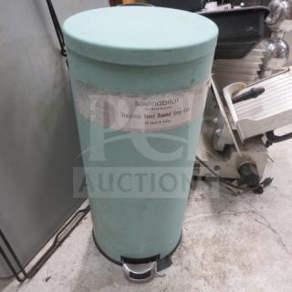 Mint-colored Juxenabitat stainless steel round step trash can, 30 liter/8 gallon capacity, visible wear on the label.
