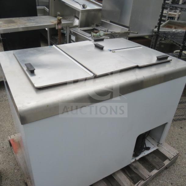 Nelson BD-6 dipping cabinet, used. Dimensions 43.5x30.5x32.5 inches, 115 Volt. Stainless steel top, dual lids.