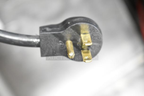 Beverage Air MT23-1 B 18 plug, 115 volts, showing three-prong design. Suitable for commercial refrigerated merchandiser.