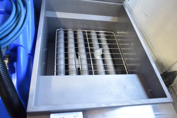 Avantco 177FF100L Commercial Propane Fryer, 70-100 lb, stainless steel, 150,000 BTU. Brand new, scratch and dent.