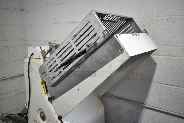 Oliver 797-32NC bread slicer with Pro Guard Safety Chute. Commercial floor model, 115 volts, 1 phase. Good condition.