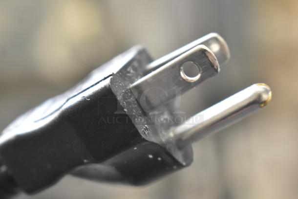 2021 Bunn VPR Coffee Machine plug. 120V, 1 Phase, standard US plug. Suitable for countertop use.