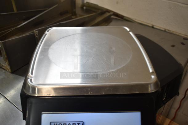 2017 Hobart HTi-7LH26 countertop food scale, stainless steel, tested and working, 120/208-240V, 1 phase.