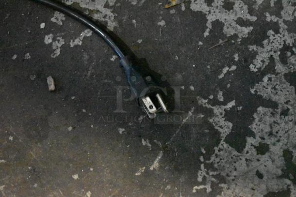 Manitowoc SD0452A Ice Machine Head on SPA310 Dispenser, 115V, 1 Phase. Note: Image shows power plug detail.